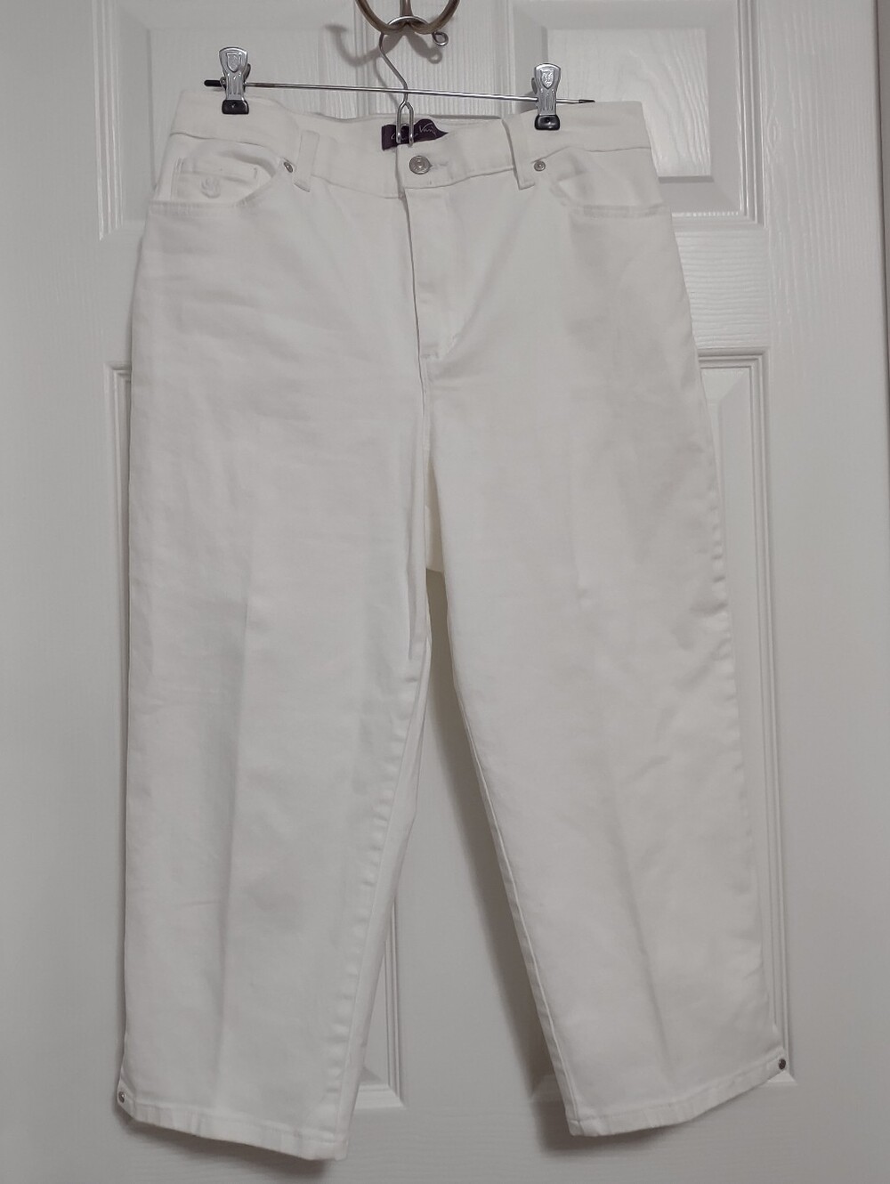 Lower Price!*GV Denim Capris(10)***